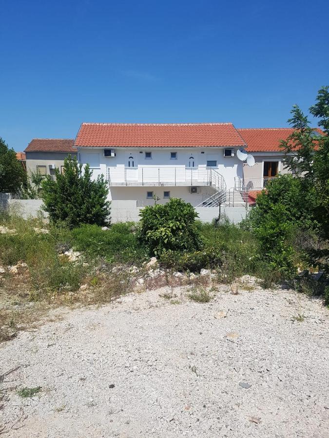 Apartmani Tamaris Murter Buitenkant foto