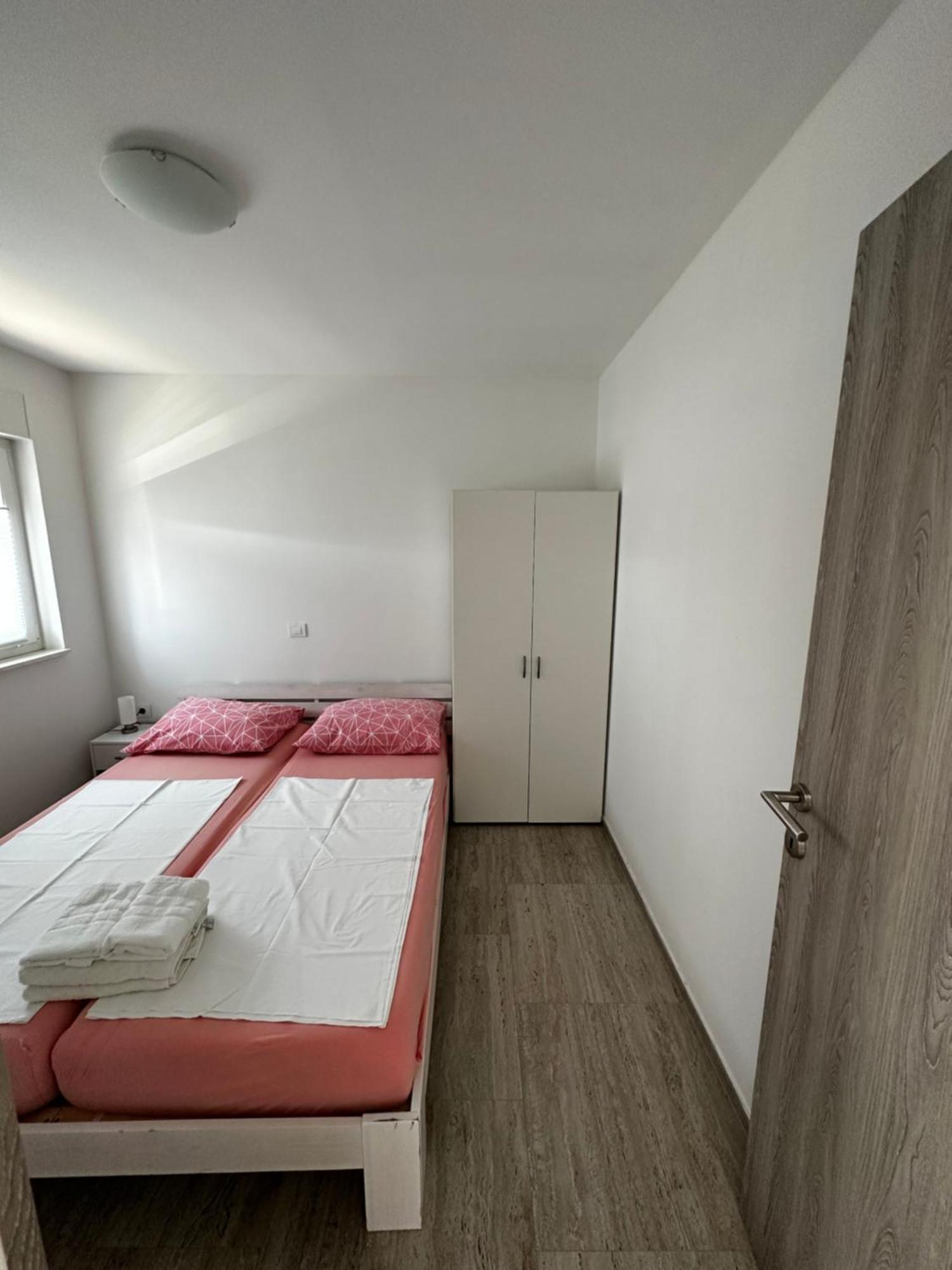 Apartmani Tamaris Murter Buitenkant foto