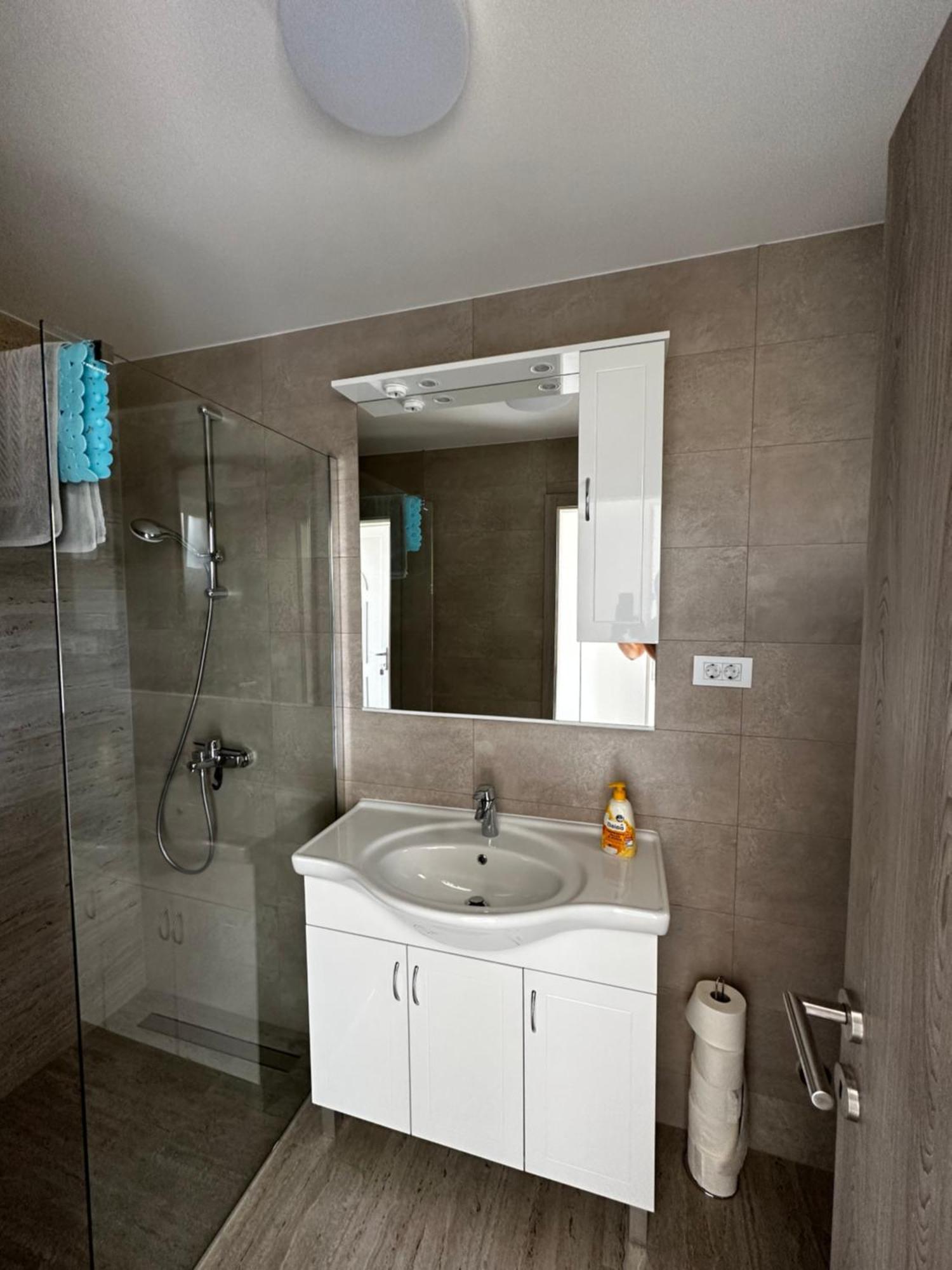 Apartmani Tamaris Murter Buitenkant foto